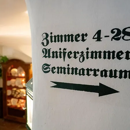 Der Schlosswirt Zu - Biedermeierhotel Und Restaurant Anif