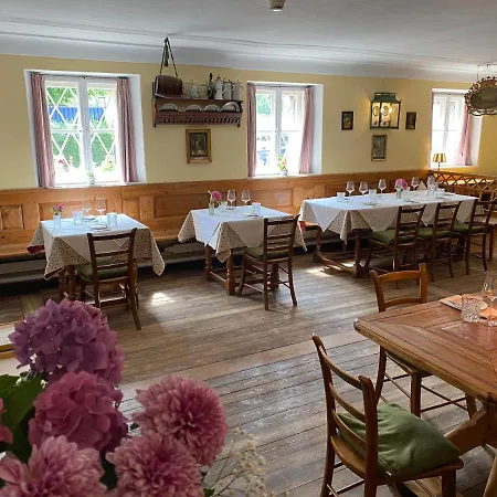 Hotel Der Schlosswirt Zu - Biedermeierhotel Und Restaurant 4*