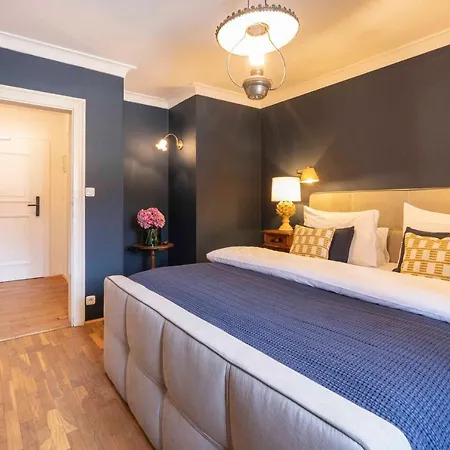 Der Schlosswirt Zu - Biedermeierhotel Und Restaurant Hotel 4*
