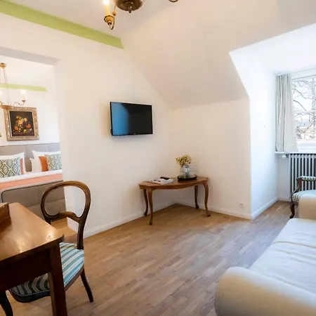 Der Schlosswirt Zu - Biedermeierhotel Und Restaurant Anif