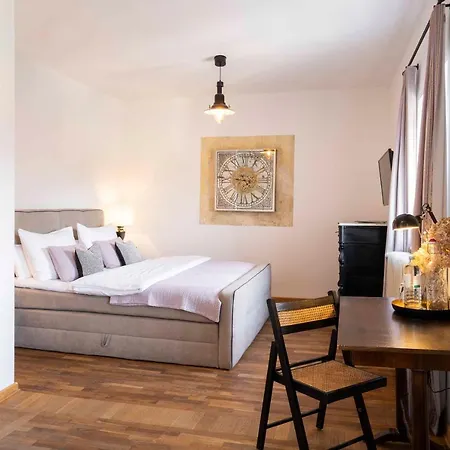 Der Schlosswirt Zu - Biedermeierhotel Und Restaurant Hotel 4*