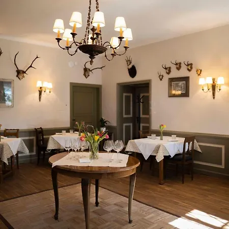 Der Schlosswirt Zu - Biedermeierhotel Und Restaurant Hotel