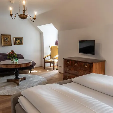 Hotel Der Schlosswirt Zu - Biedermeierhotel Und Restaurant Anif