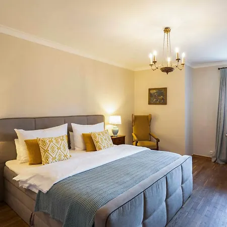 Der Schlosswirt Zu - Biedermeierhotel Und Restaurant 4* Anif