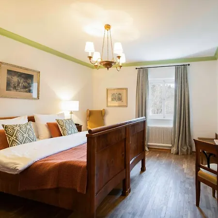 Der Schlosswirt Zu - Biedermeierhotel Und Restaurant Hotel