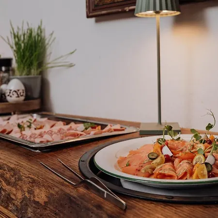 Der Schlosswirt Zu - Biedermeierhotel Und Restaurant 4* Anif