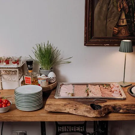 Der Schlosswirt Zu - Biedermeierhotel Und Restaurant Hotel 4*
