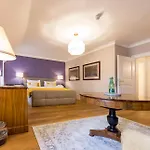 Der Schlosswirt Zu - Biedermeierhotel Und Restaurant Hotell