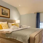 Hotell Der Schlosswirt Zu - Biedermeierhotel Und Restaurant Anif