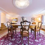 Hotel Der Schlosswirt Zu - Biedermeierhotel Und Restaurant 4*