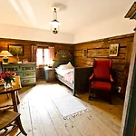 Der Schlosswirt Zu - Biedermeierhotel Und Restaurant Hotel 4*