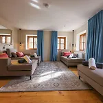 Der Schlosswirt Zu - Biedermeierhotel Und Restaurant
