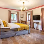 Hotell Der Schlosswirt Zu - Biedermeierhotel Und Restaurant Anif