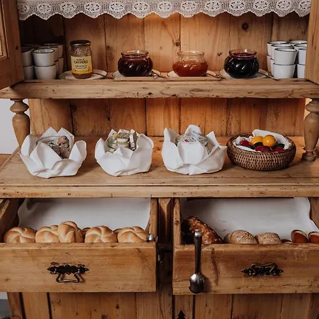 Der Schlosswirt Zu - Biedermeierhotel Und Restaurant 4*