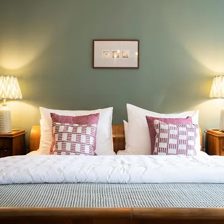 Der Schlosswirt Zu - Biedermeierhotel Und Restaurant Ξενοδοχείο 4*