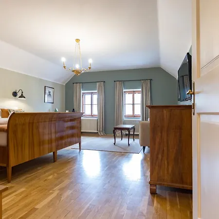 Der Schlosswirt Zu - Biedermeierhotel Und Restaurant 4* Anif