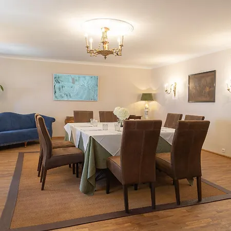 Der Schlosswirt Zu - Biedermeierhotel Und Restaurant Hotel