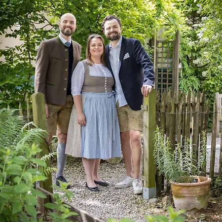 Der Schlosswirt Zu - Biedermeierhotel Und Restaurant