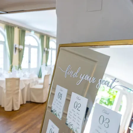 Der Schlosswirt Zu - Biedermeierhotel Und Restaurant Hotel