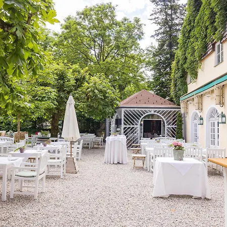 Der Schlosswirt Zu - Biedermeierhotel Und Restaurant 酒店 阿尼夫