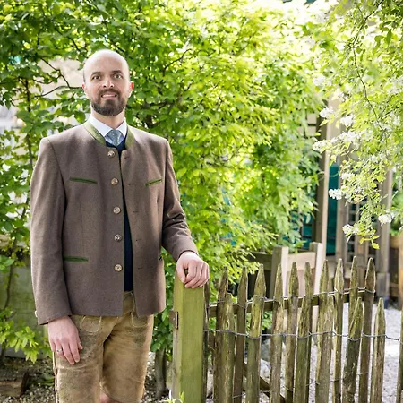 Der Schlosswirt Zu - Biedermeierhotel Und Restaurant 4*