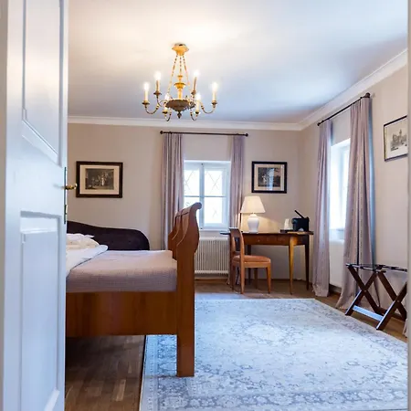 Der Schlosswirt Zu - Biedermeierhotel Und Restaurant Ξενοδοχείο