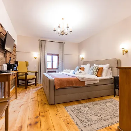 Hotel Der Schlosswirt Zu - Biedermeierhotel Und Restaurant