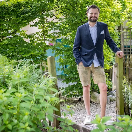 Der Schlosswirt Zu - Biedermeierhotel Und Restaurant Ξενοδοχείο 4*