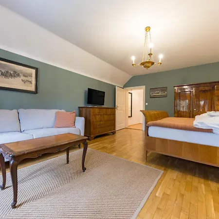 Der Schlosswirt Zu - Biedermeierhotel Und Restaurant 4* Anif