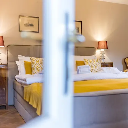 فندق Der Schlosswirt Zu - Biedermeierhotel Und Restaurant
