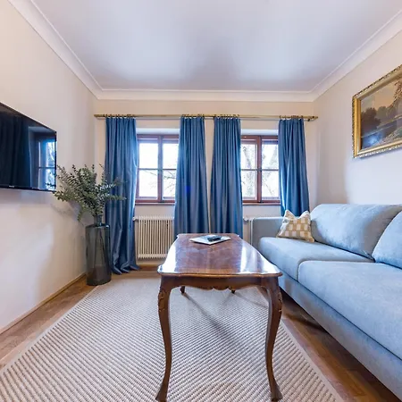 מלון Der Schlosswirt Zu - Biedermeierhotel Und Restaurant אניף