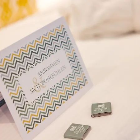 Der Schlosswirt Zu - Biedermeierhotel Und Restaurant 4*