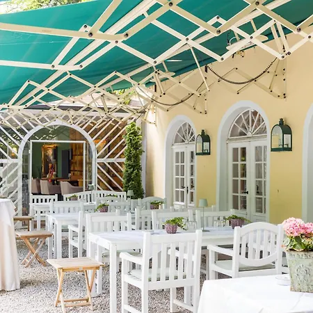 Der Schlosswirt Zu - Biedermeierhotel Und Restaurant Отель