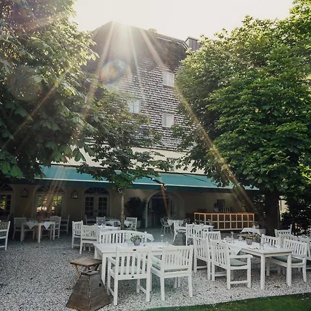 酒店 Der Schlosswirt Zu - Biedermeierhotel Und Restaurant