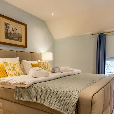 Hotel Der Schlosswirt Zu - Biedermeierhotel Und Restaurant Anif