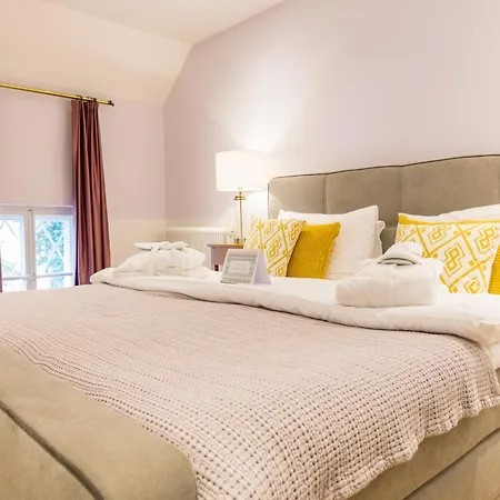 Der Schlosswirt Zu - Biedermeierhotel Und Restaurant Anif