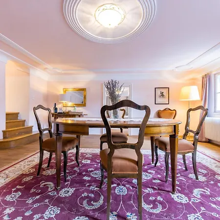 Отель Der Schlosswirt Zu - Biedermeierhotel Und Restaurant 4*