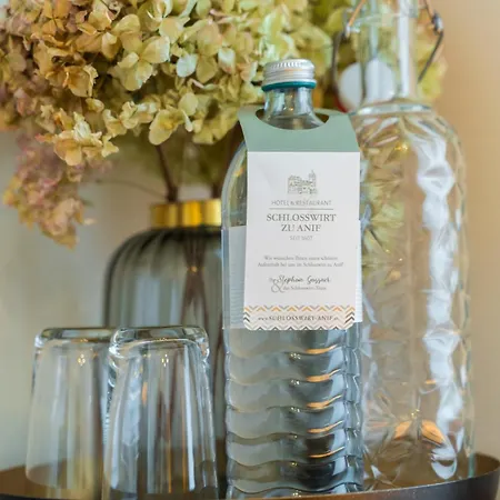 Der Schlosswirt Zu - Biedermeierhotel Und Restaurant 4* אניף