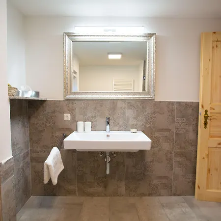 Der Schlosswirt Zu - Biedermeierhotel Und Restaurant 4* Anif