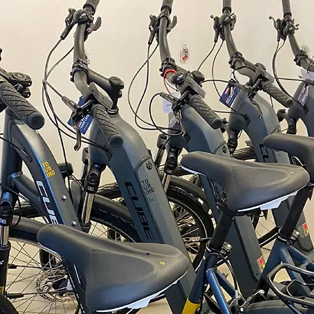 Der Schlosswirt Zu - Biedermeierhotel Und Restaurant 酒店 阿尼夫