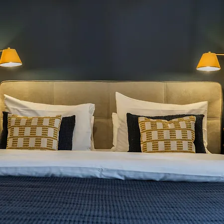 Der Schlosswirt Zu - Biedermeierhotel Und Restaurant 4*