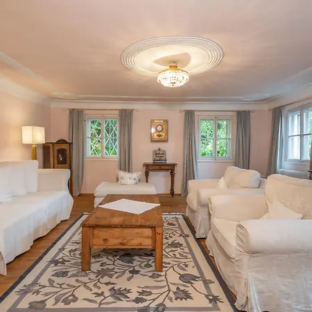 Der Schlosswirt Zu - Biedermeierhotel Und Restaurant