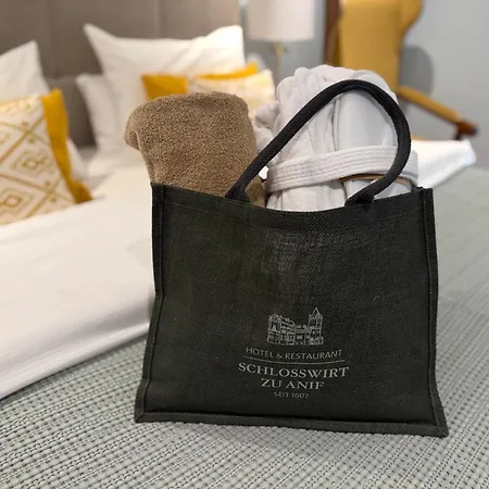 Der Schlosswirt Zu - Biedermeierhotel Und Restaurant 4*