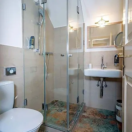 Der Schlosswirt Zu - Biedermeierhotel Und Restaurant 4*