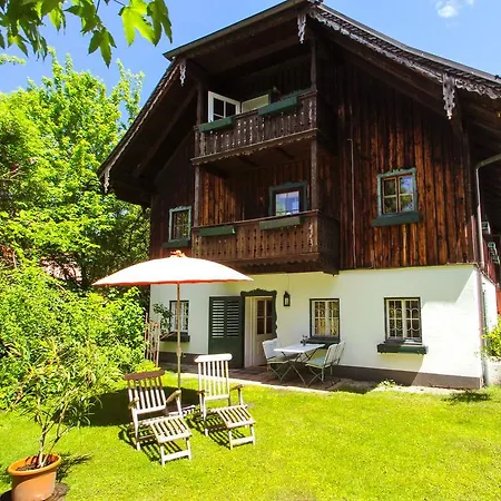 Der Schlosswirt Zu - Biedermeierhotel Und Restaurant אניף